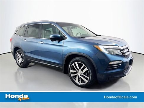 Used 2017 Honda Pilot Touring image 1