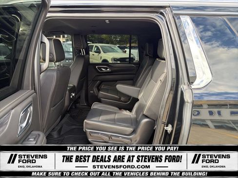 Used 2023 GMC Yukon XL SLT w/ SLT Luxury Package AWD/4WD image 30