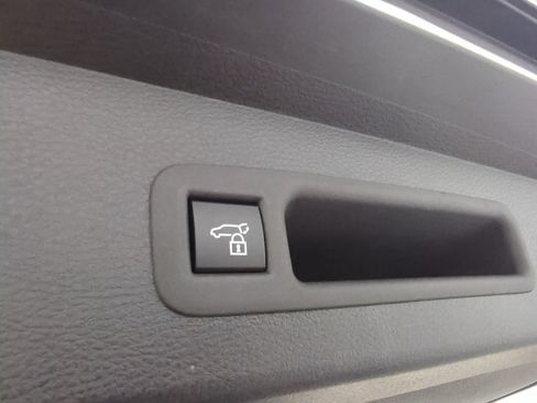 Used 2026 Toyota Sienna Platinum AWD/4WD image 29