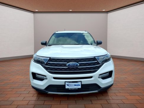 Used 2023 Ford Explorer XLT w/ Equipment Group 202A AWD/4WD image 3