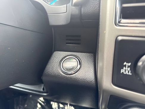 Used 2018 Ford F150 Lariat w/ Equipment Group 502A Luxury AWD/4WD image 12