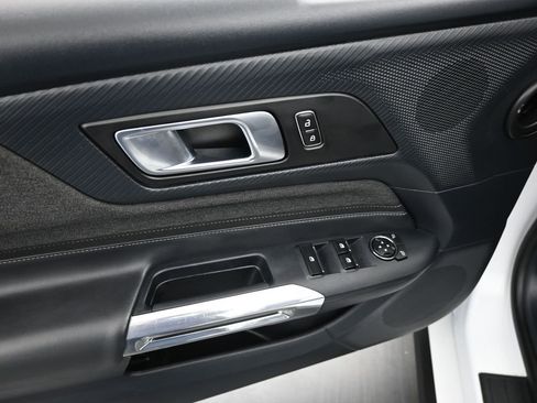 Used 2024 Ford Mustang Convertible image 11