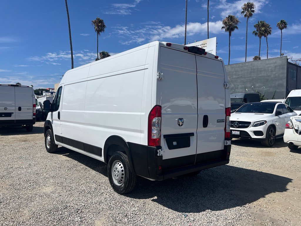 Used 2025 RAM ProMaster 2500 w/ Convenience Group FWD image 9
