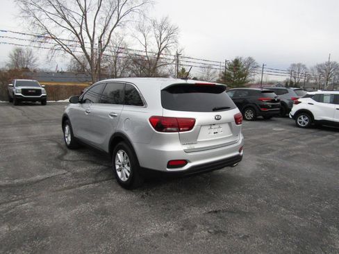 Used 2019 Kia Sorento FWD image 5