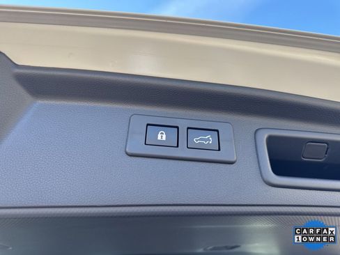 Used 2023 Subaru Forester Touring image 17