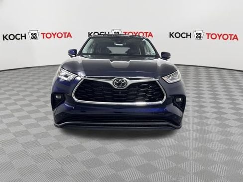New 2026 Toyota Highlander Limited image 2