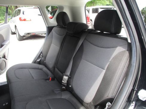 Used 2017 Kia Soul + FWD image 29