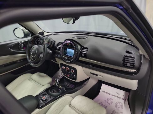 Used 2020 MINI Cooper Clubman S w/ Signature Upholstery Package image 27