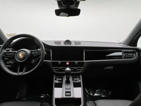 Used 2026 Porsche Macan AWD/4WD image 6