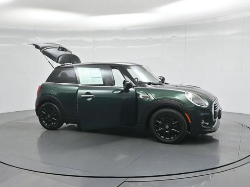 Used 2019 MINI Cooper 2-Door Hardtop image 32