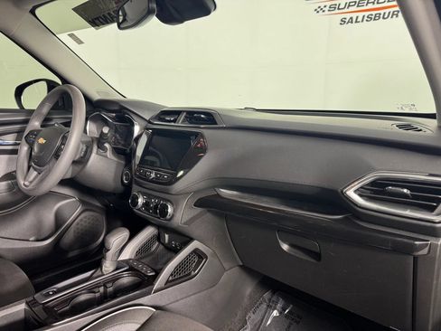 Used 2023 Chevrolet TrailBlazer LT w/ Convenience Package FWD image 35