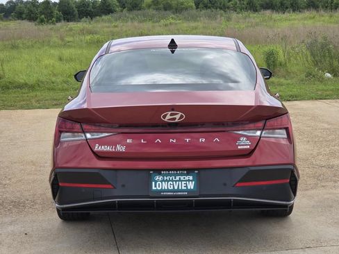 Used 2024 Hyundai Elantra Limited FWD image 5