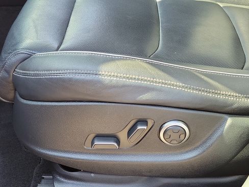 Certified 2023 Genesis GV70 2.5T w/ Advanced Package AWD/4WD image 19