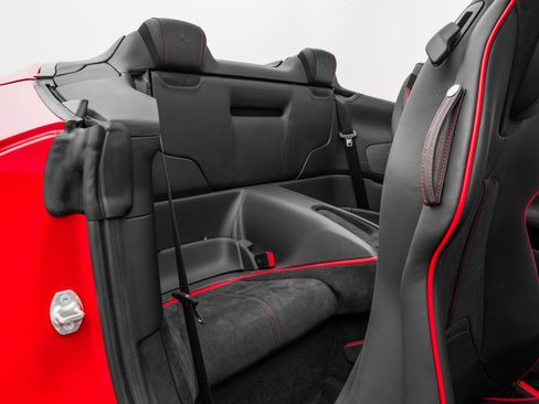 Certified 2025 Ferrari Roma Spider image 39