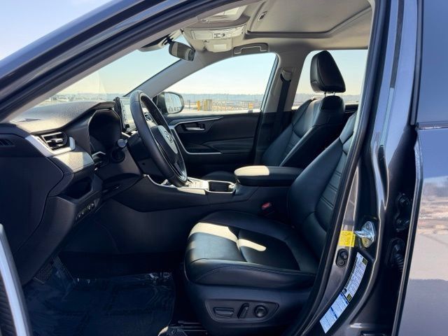 Certified 2021 Toyota RAV4 XLE Premium AWD/4WD image 15