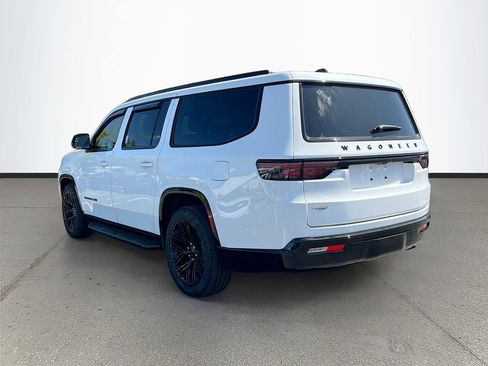 Certified 2025 Jeep Wagoneer L Series II w/ Premium Group I image 5