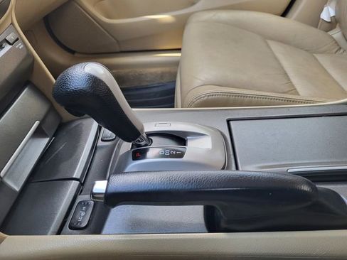 Used 2012 Honda Accord EX-L image 11