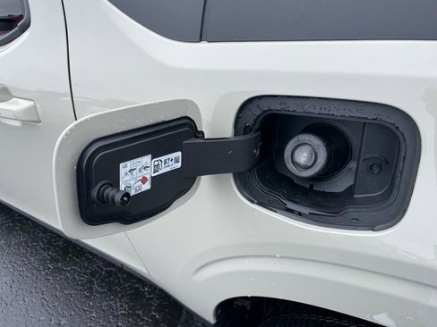 Used 2024 Ford Maverick Lariat w/ FX4 Off-Road Package image 61