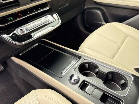 New 2026 Lincoln Corsair Premiere image 25