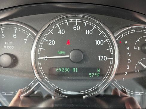 Used 2005 Buick LaCrosse CX w/ Silver Convenience Package FWD image 16