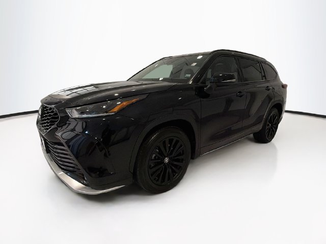 Certified 2026 Toyota Highlander XSE AWD/4WD image 3