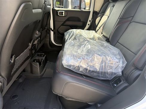 New 2026 Jeep Gladiator Rubicon w/ Steel Bumper Group image 21