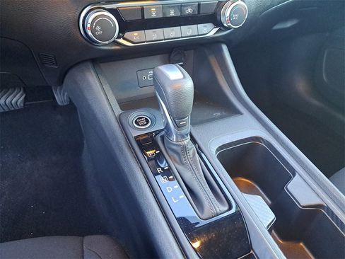 Certified 2023 Nissan Sentra S image 20