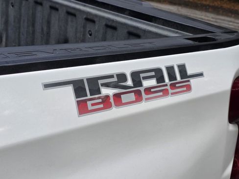 Used 2022 Chevrolet Silverado 1500 LT Trail Boss w/ Convenience Package II image 27