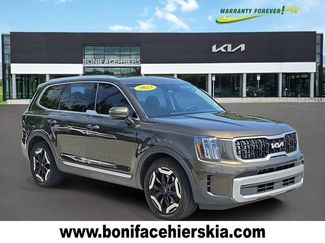 Used 2023 Kia Telluride EX w/ EX Captain's Chair Package FWD video 1