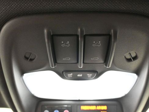 Used 2025 GMC Canyon AT4 w/ Technology Plus Package image 26