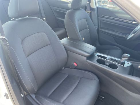 Used 2025 Nissan Altima 2.5 SV image 36