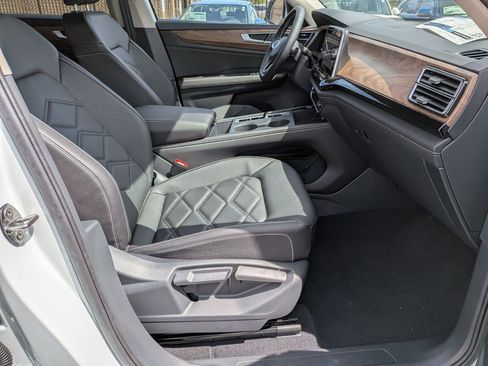 New 2026 Volkswagen Atlas SE FWD image 36