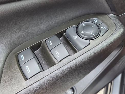 Used 2023 Chevrolet Equinox LT image 37