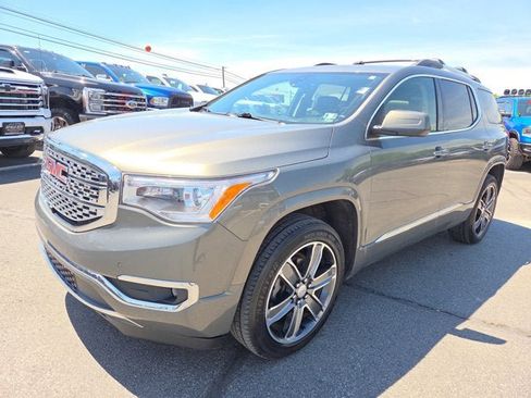 Used 2018 GMC Acadia Denali w/ Technology Package AWD/4WD image 2