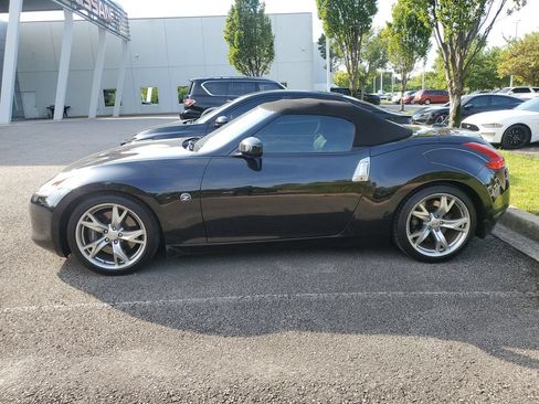 Used 2011 Nissan 370Z Touring w/ Sport Pkg RWD image 14