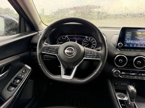 Used 2025 Nissan Sentra SR FWD image 9