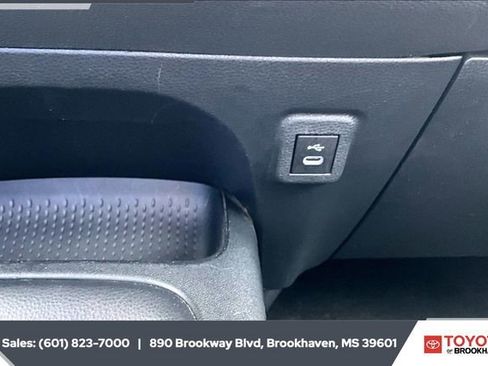 Used 2024 Toyota Corolla LE image 22