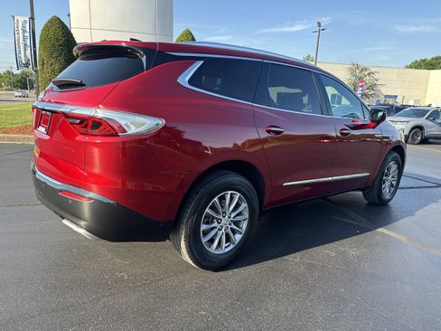 Used 2024 Buick Enclave Premium FWD image 4
