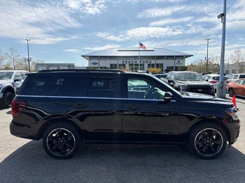 Certified 2023 Ford Expedition Limited image 4