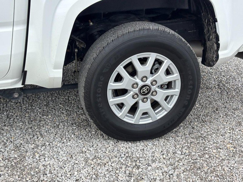 Used 2025 Toyota Tacoma SR5 AWD/4WD image 12