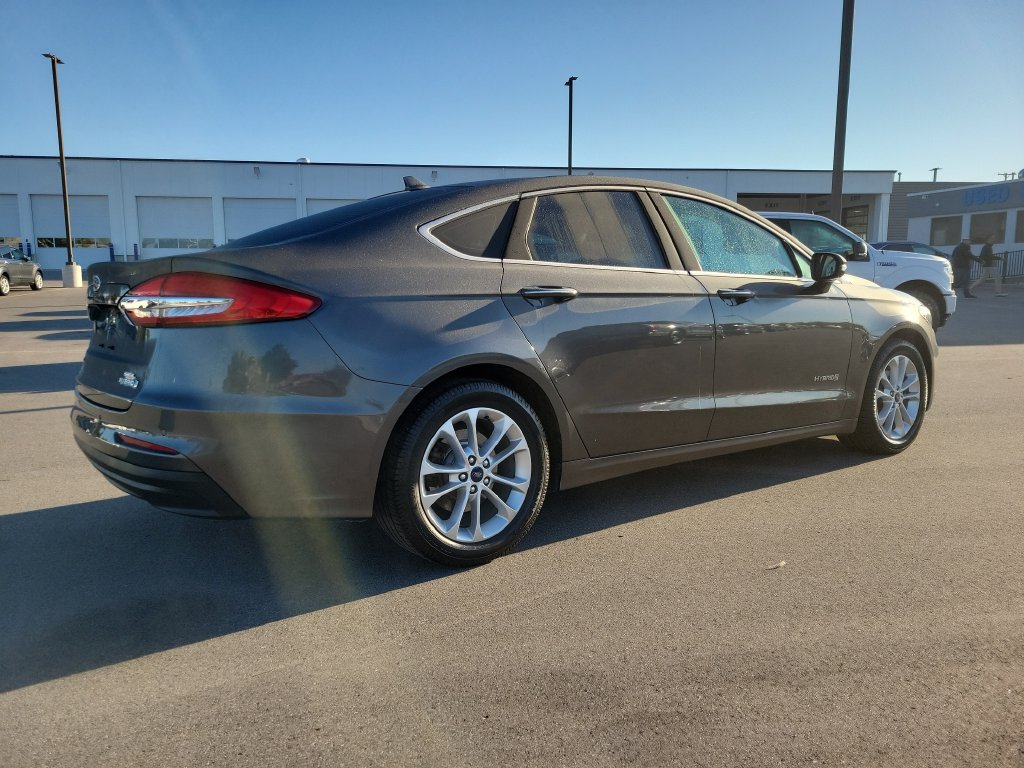 Used 2019 Ford Fusion SEL FWD image 4