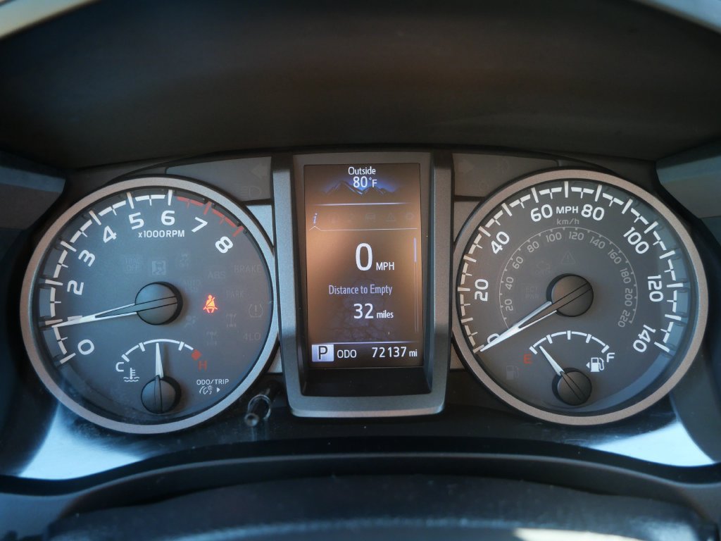 Used 2016 Toyota Tacoma TRD Sport AWD/4WD image 25