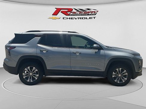 Used 2025 Chevrolet Equinox LT w/ Convenience Package II FWD image 6