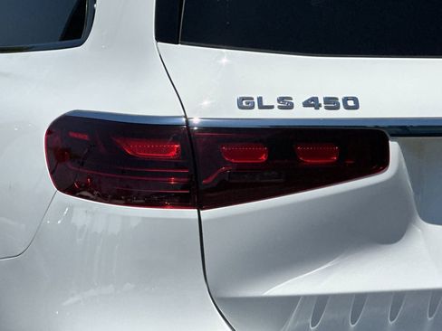 Certified 2025 Mercedes-Benz GLS 450 4MATIC image 33