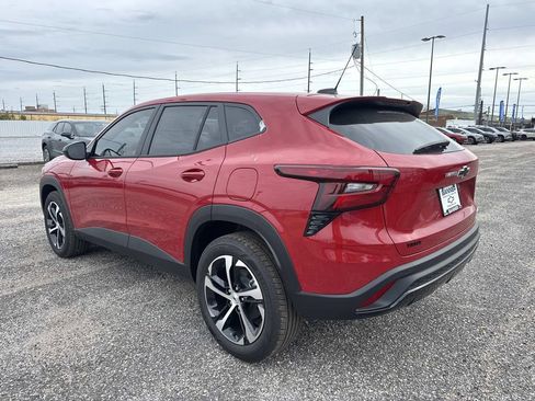 New 2026 Chevrolet Trax RS w/ Sunroof Package FWD image 5