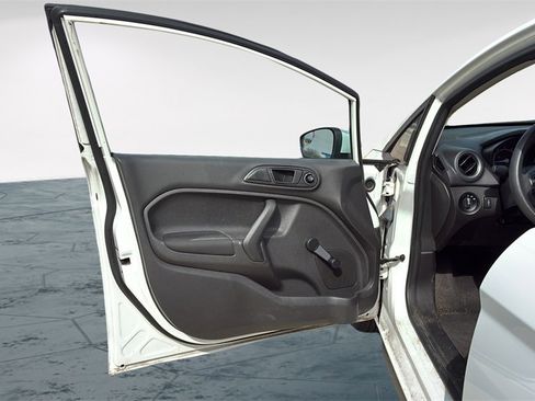 Used 2016 Ford Fiesta S image 11