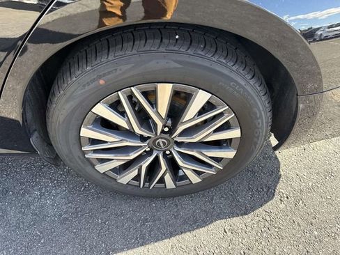 Used 2023 Nissan Altima 2.5 SV image 13