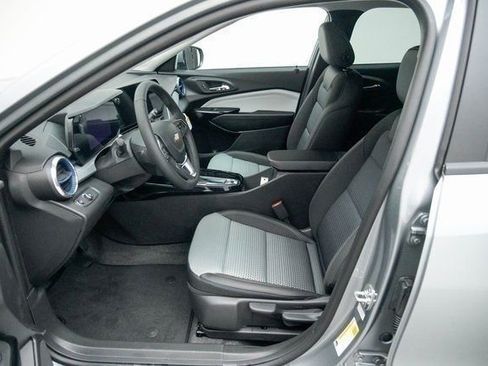 New 2026 Chevrolet Trax LT w/ Driver Confidence Package image 24