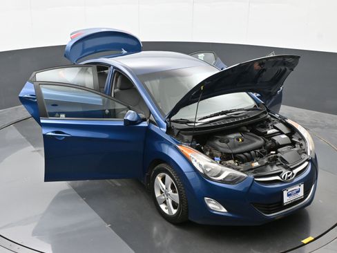 Used 2013 Hyundai Elantra GLS w/ Preferred Pkg FWD image 44