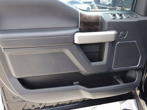 Used 2022 Ford F350 Lariat w/ Black Appearance Package AWD/4WD image 10